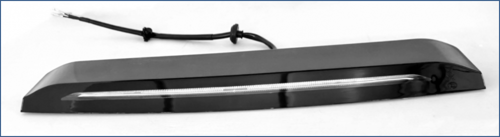 小鵬新能源汽車高位制動(dòng)燈